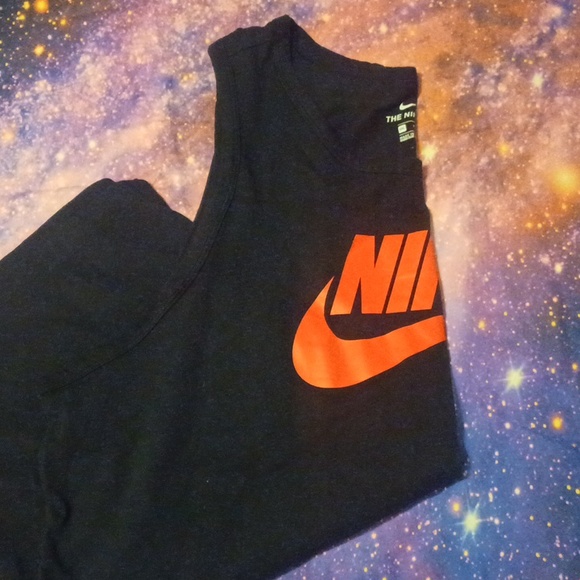 Nike tank top - Picture 3 of 3